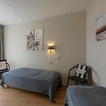 Juliana 77 By The Sea Apartment *