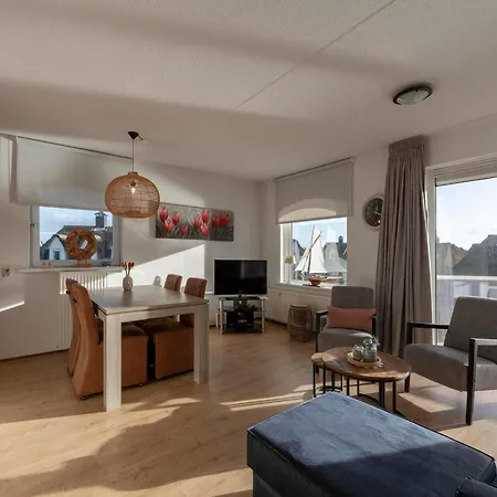 Apartment Near Dutch With Water Views *