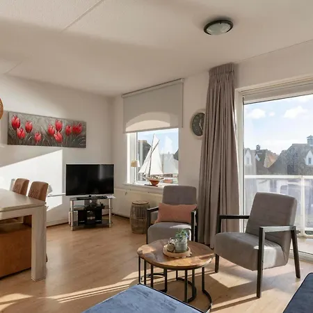 Apartment Near Dutch With Water Views *