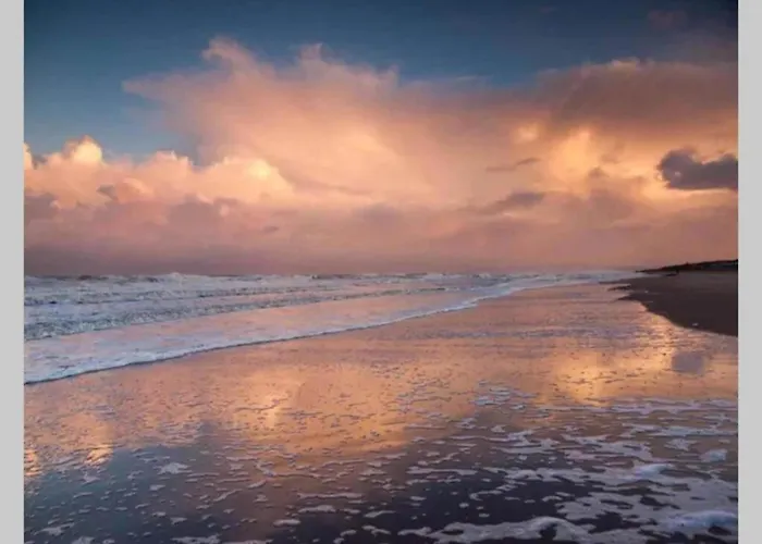 Near Dutch With Water Views 아파트 줄리아나도르프